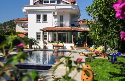 Villa white rose